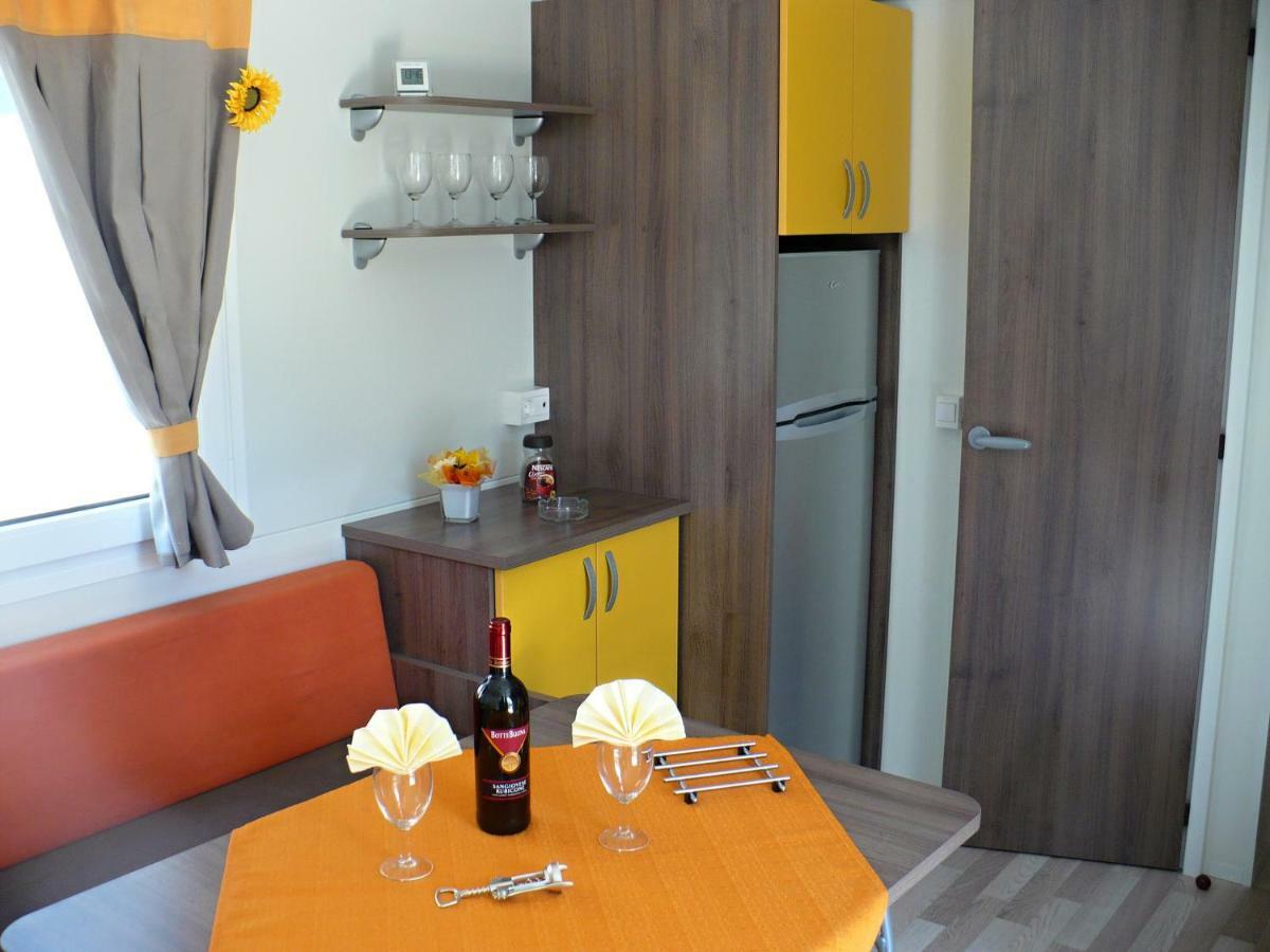 Victoria Mobilehome In Solaris Fkk Naturist Camping Resort Porec Luaran gambar